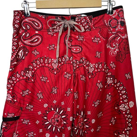 Billabong Board Shorts Mens 32 Red Swim Trunks Y2K Bandana Paisley Skulls Pistol - Picture 4 of 11